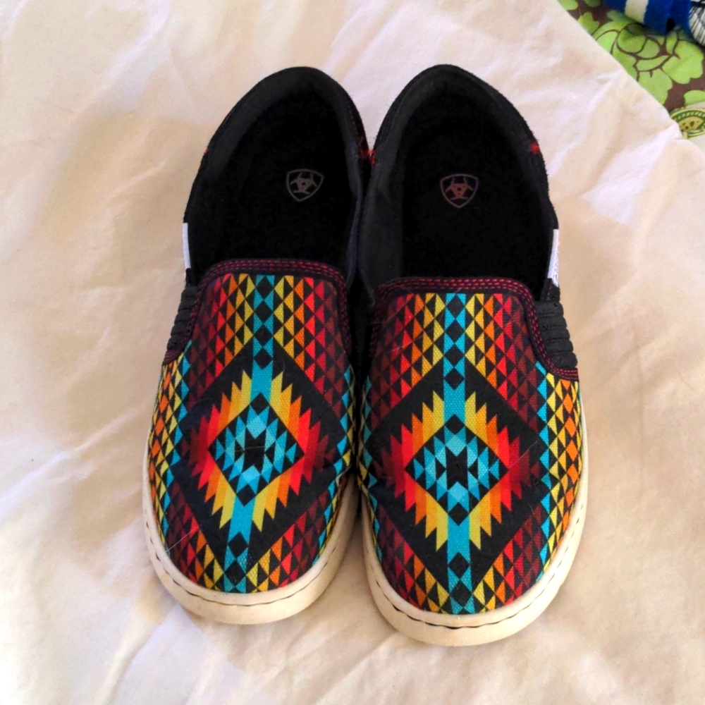 Ariat slip on sneakers, W11, gently worn